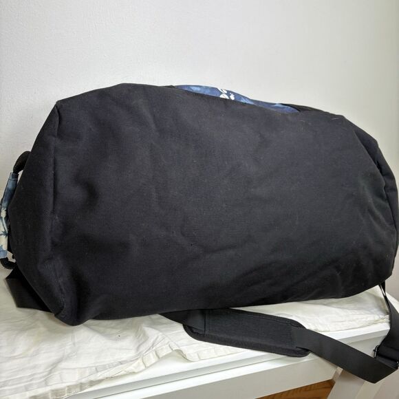 LL Bean Blue Hawaiian Hibiscus Travel Vacation Weekender Duffle Bag 22” Large - Picture 9 of 15